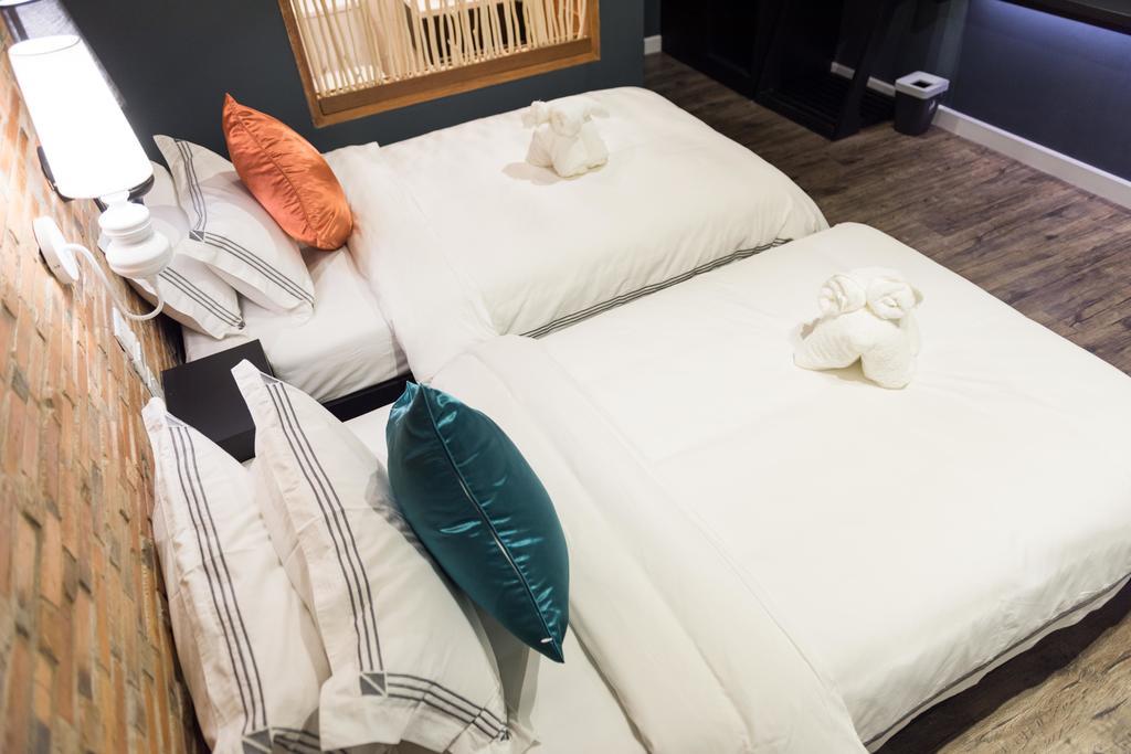 Joyful Thai Boutique Khách sạn 3*